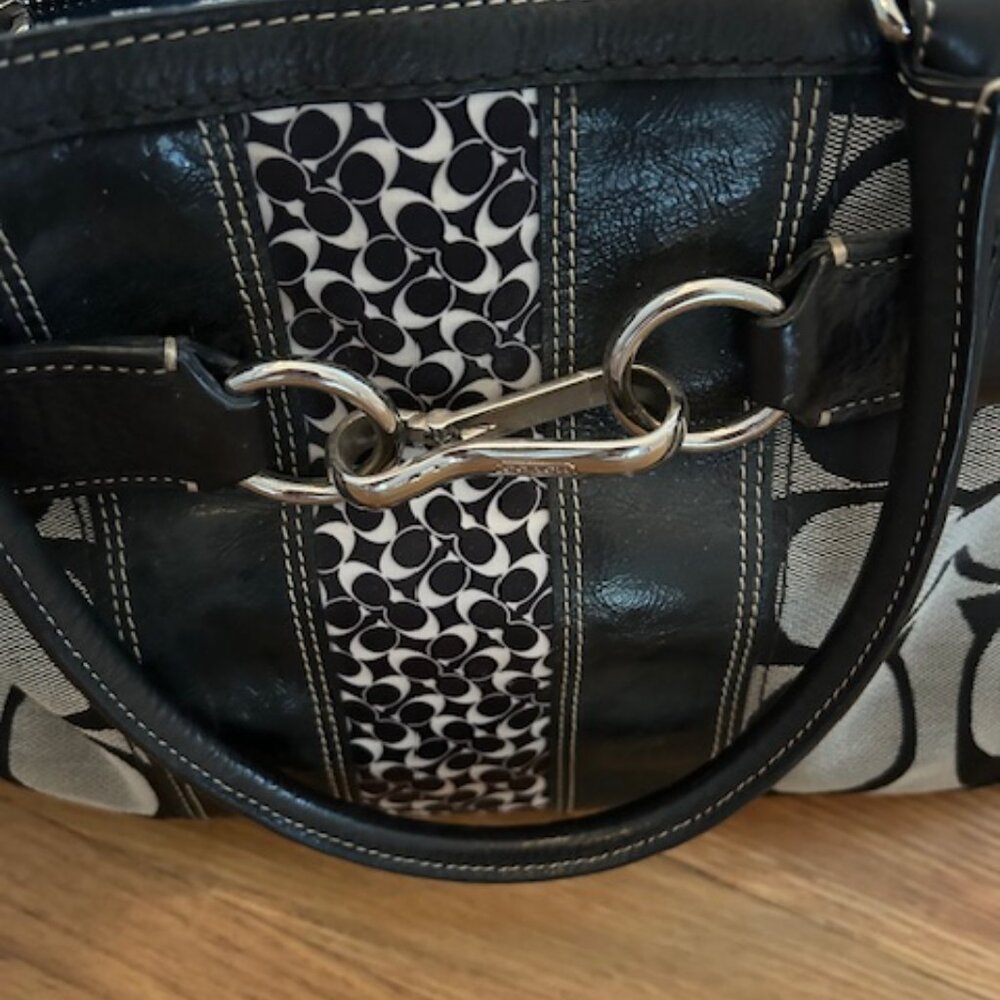Unique Coach Handbag - Picture 6 of 6